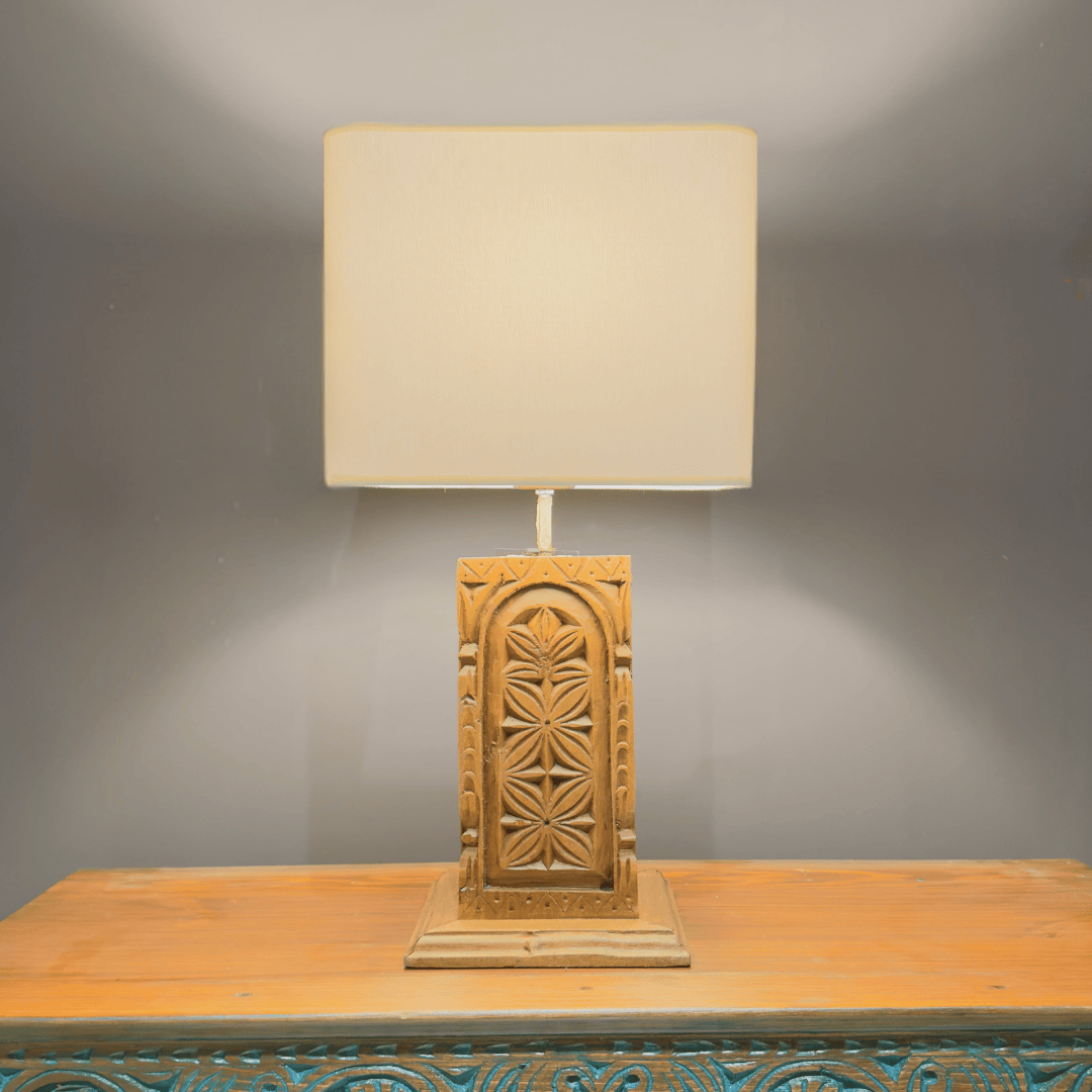 AHŞAP EL OYMA ABAJUR M0010