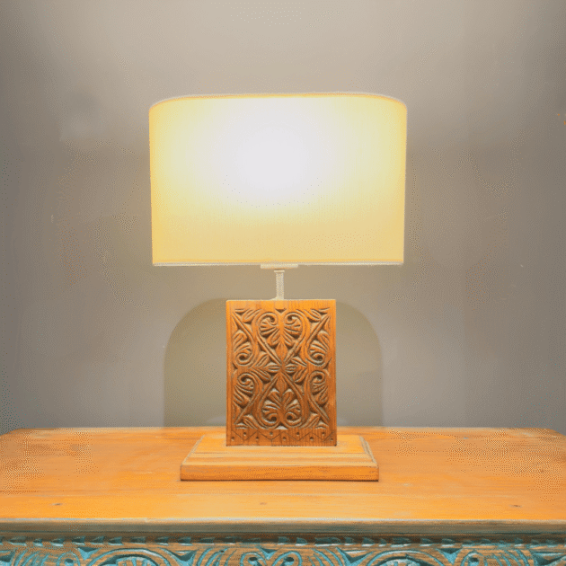 EL OYMA AHŞAP ABAJUR M0012