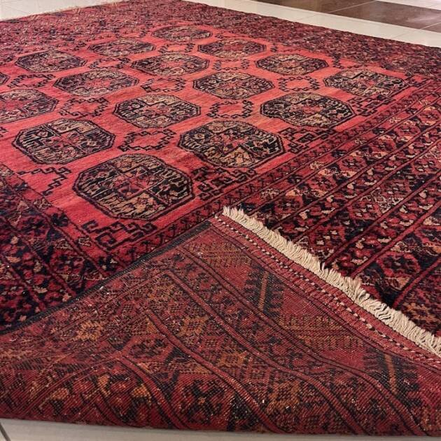 El dokuma kırmızı halı geleneksel göl motifli 230x300